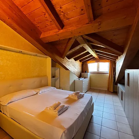Casa - Larihome A100 Lägenhet Gravedona